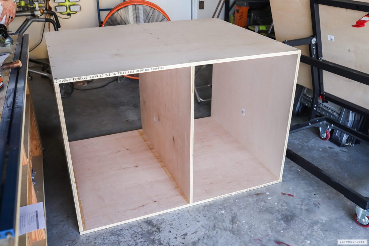 Sst-workbench-with-drawers-5 - Building Strong