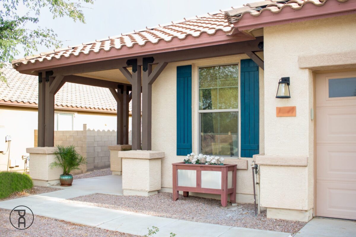 How to Beautify an Old Porch Using Outdoor Accents Building Strong