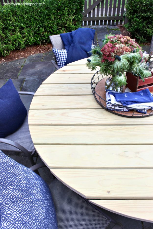 Build A Round Outdoor Dining Table, How To Make A Round Wooden Garden Table