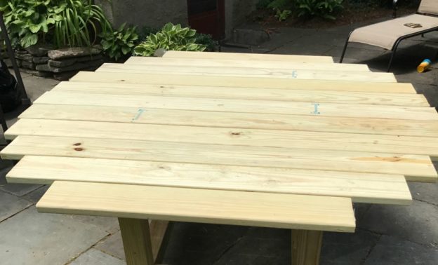 Build A Round Outdoor Dining Table, How To Make A Round Wooden Garden Table