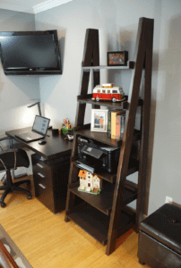 DIY Leaning Ladder Bookshelf