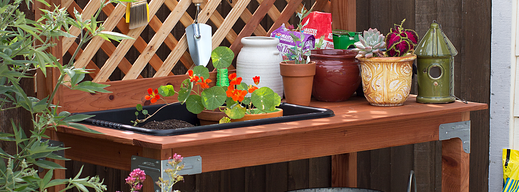 DIY: How to Build an Outdoor Potting Bench