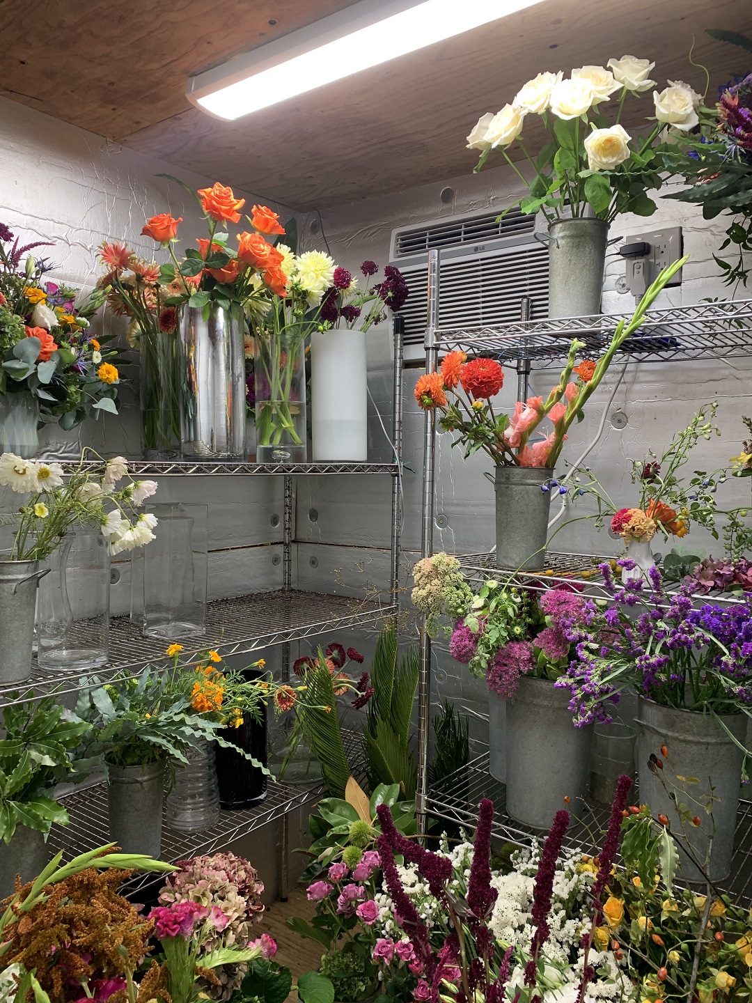 Walk-in cooler to store flowers