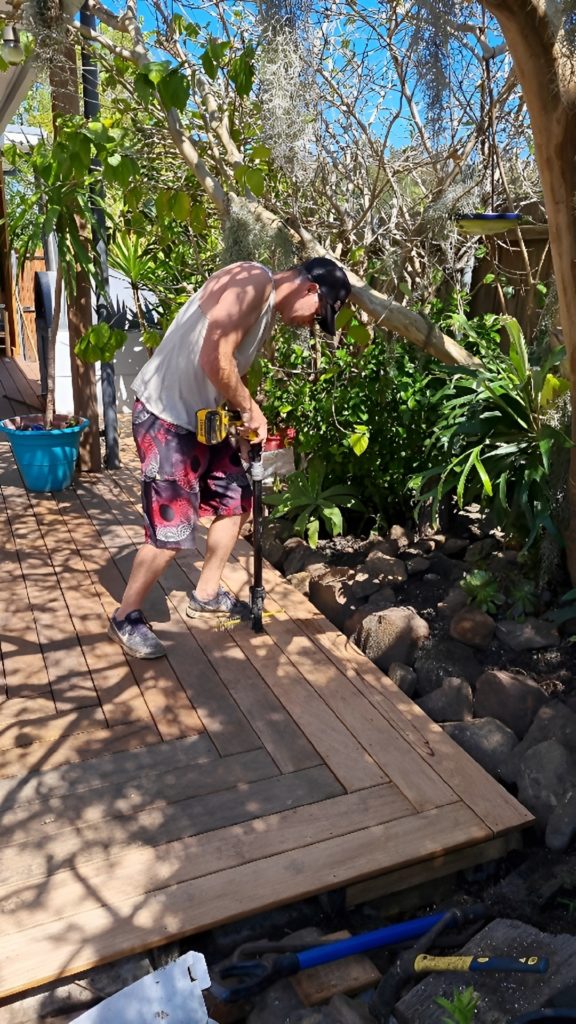 SImpson Strong-Tie Nathan Zalewski's building his deck with our Quik Drive® auto-feed screw driving system