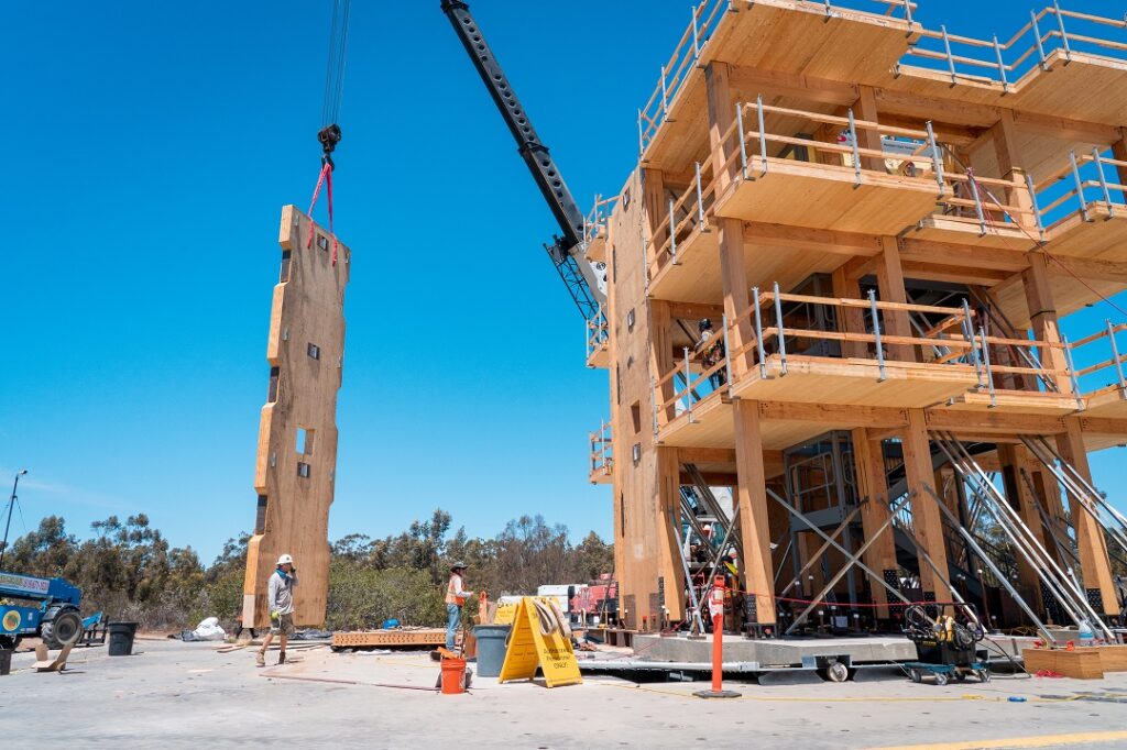 UCSD Jacobs School Installing Rocking Walls Credit: David Baillot/University of California San Diego